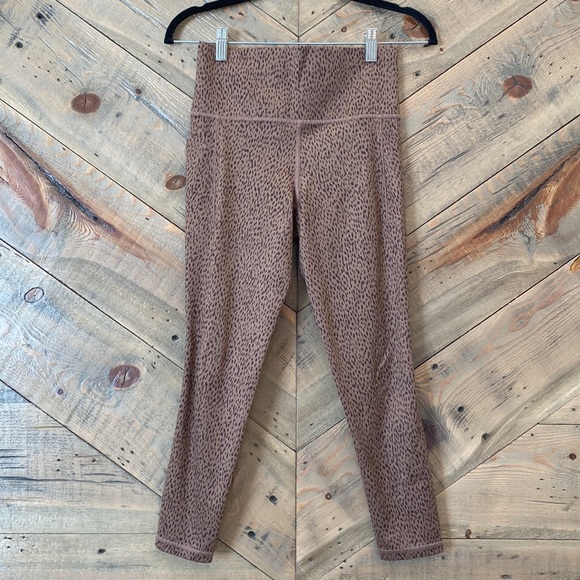 Athleta 🐆 Salutation Stash 7/8 Tights SP - Picture 6 of 9